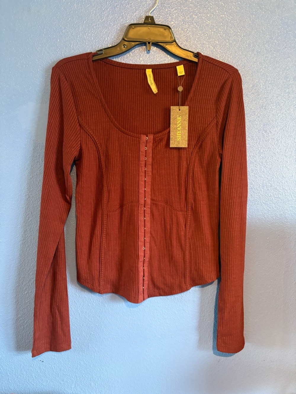 Shyanne Rust Red Crop Ribbed Hook-and-Eye Long Sleeve Top